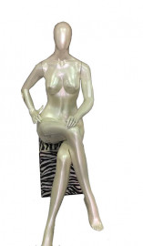 Manequim feminino sentada bonita cara de ovo perola (BASE OPICIONAL)